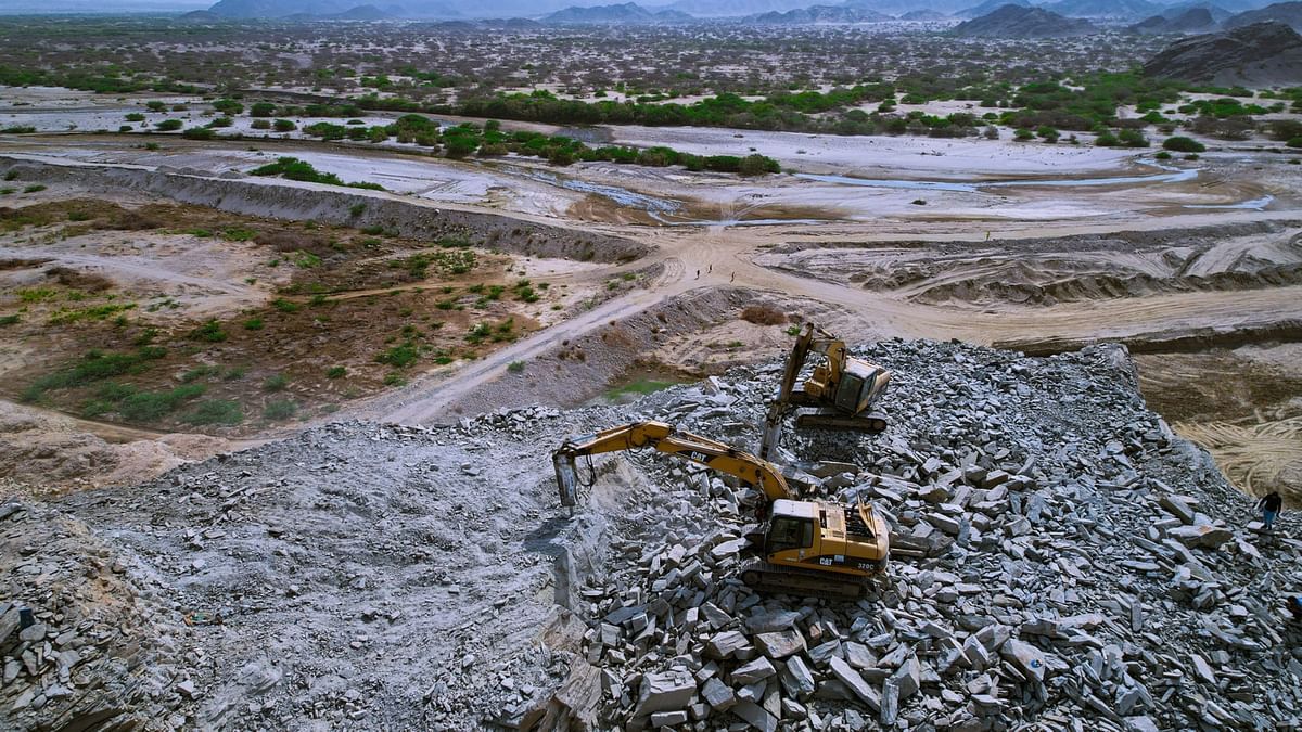 ارتفاع أسعار الوقود في عدن يُفاقم أزمات اليمنيين