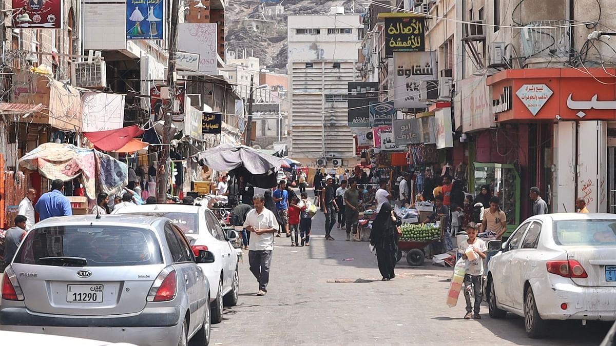 ارتفاع أسعار الوقود في عدن يُفاقم أزمات اليمنيين