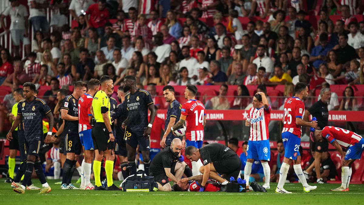 نقل لاعب جيرونا إلى المستشفى بعد تدخل ناتشو مدافع ريال مدريد (صور وفيديو)