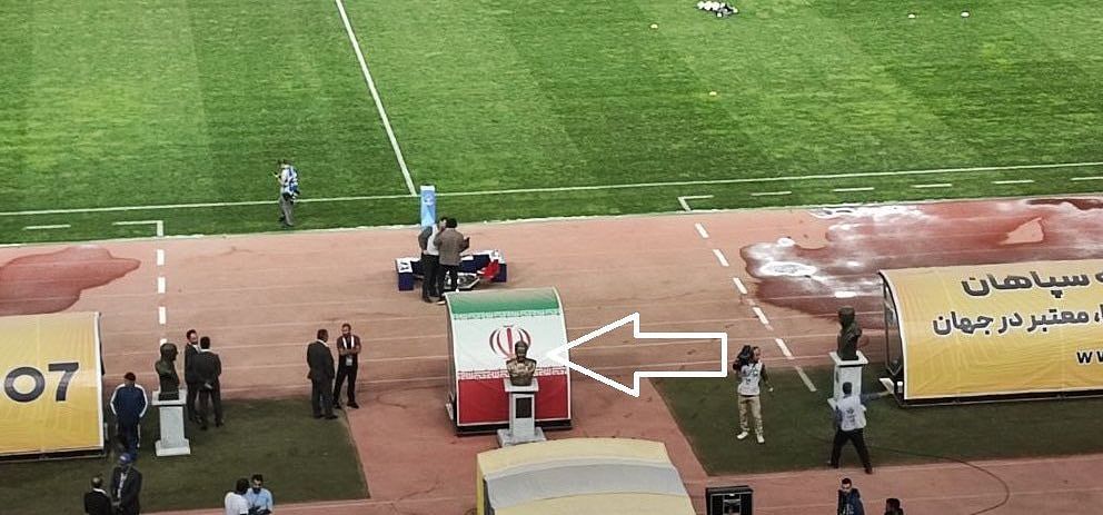 تمثال لقاسم سليماني يتسبب بإلغاء مباراة الاتحاد وسباهان