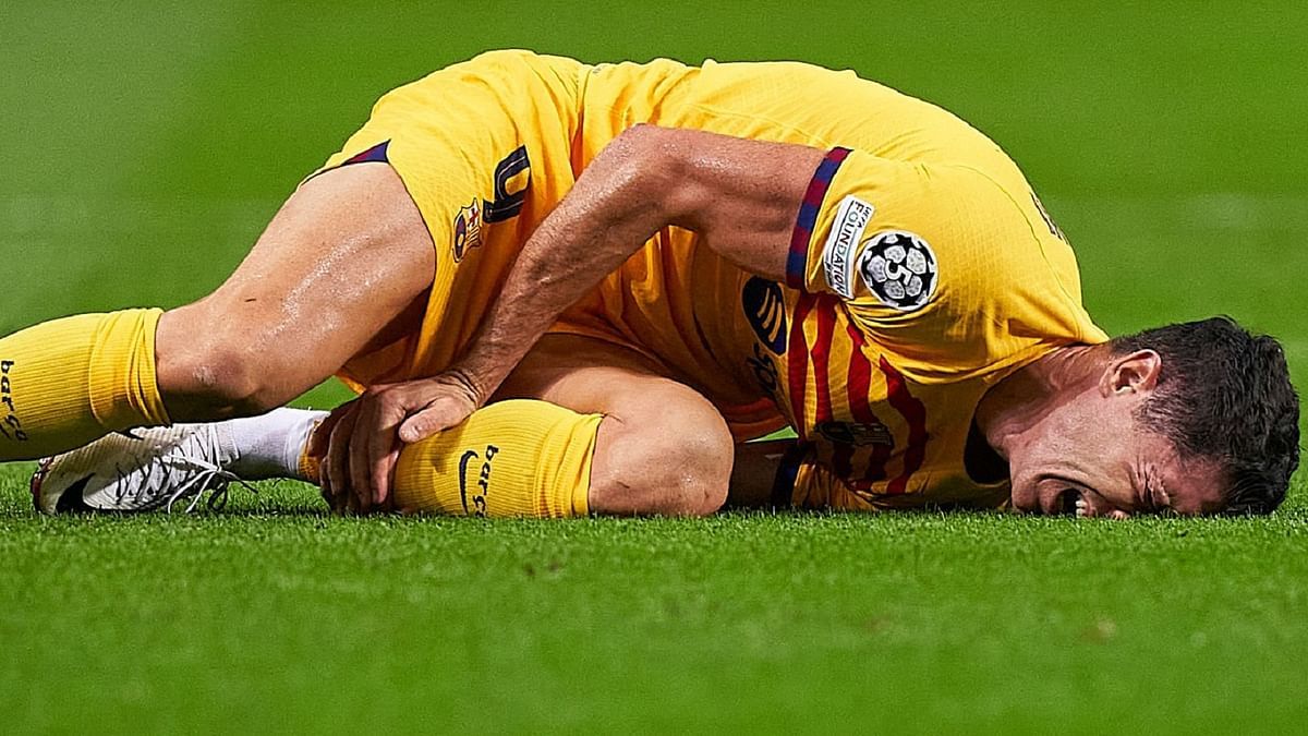 تقرير: تشافي نال 15 بطاقة في 100 مباراة مع برشلونة