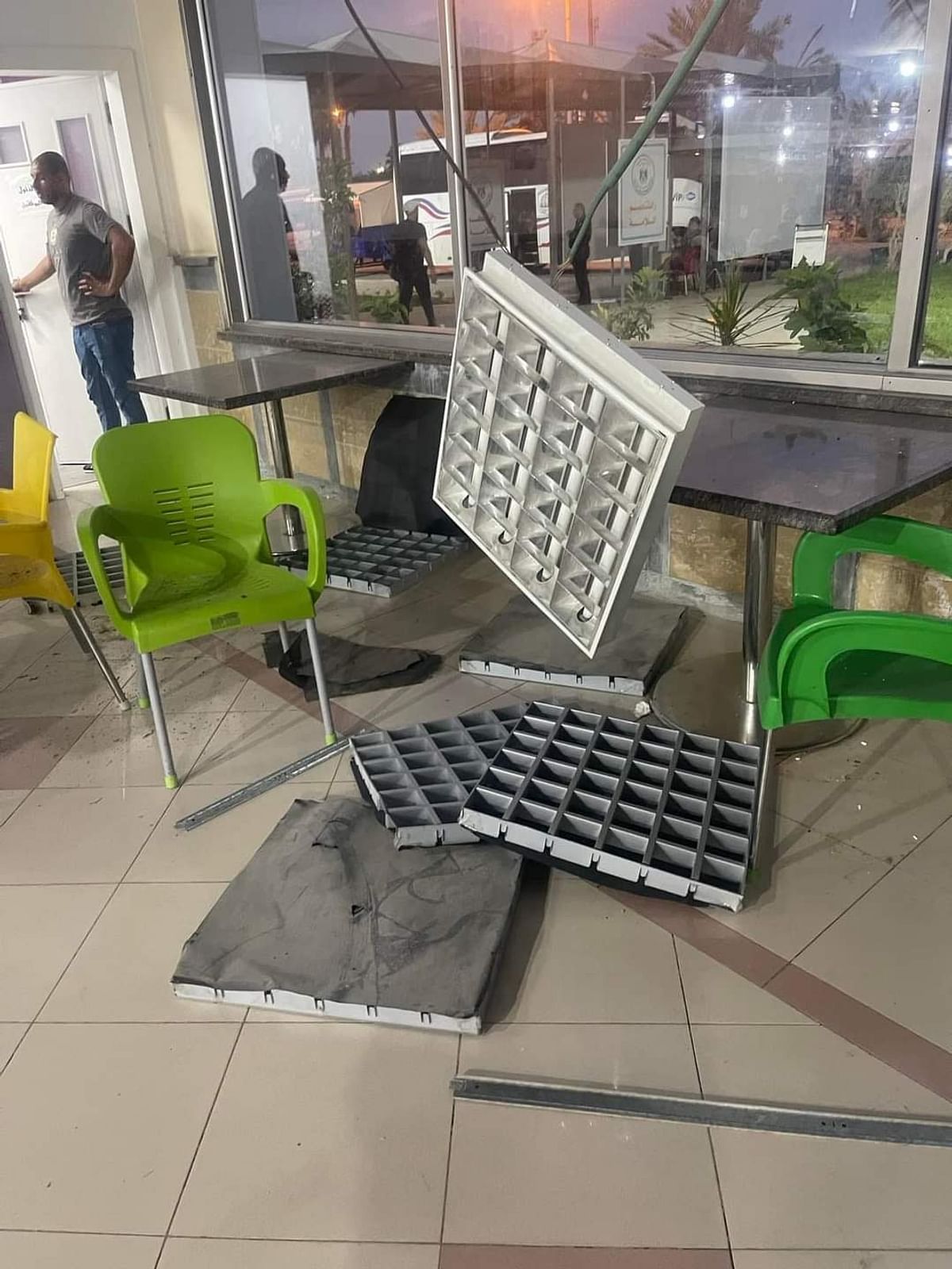 تعطل العمليات في معبر رفح بين غزة وسيناء بعد ضربة