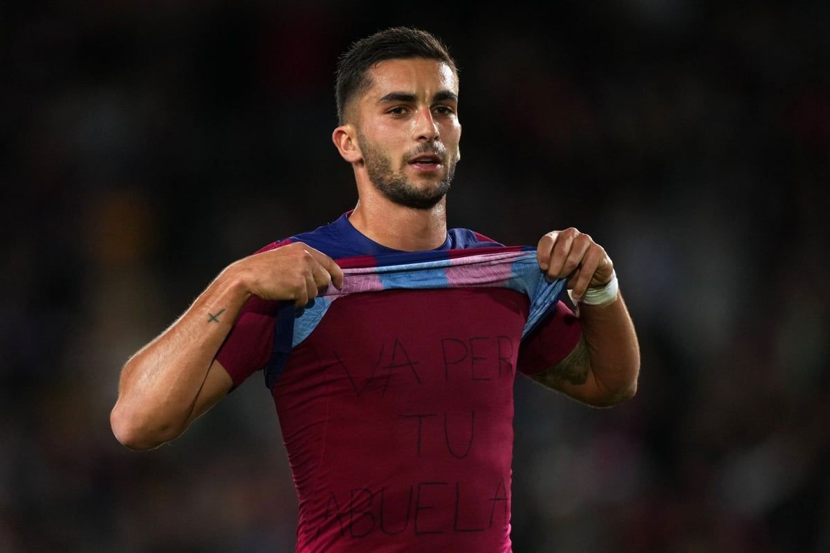 فيران توريس يهدي هدفه لجدته الراحلة