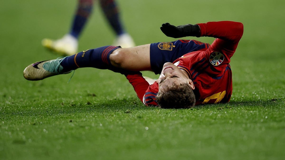 غافي يغادر الملعب باكيا بسبب الإصابة (فيديو وصور)