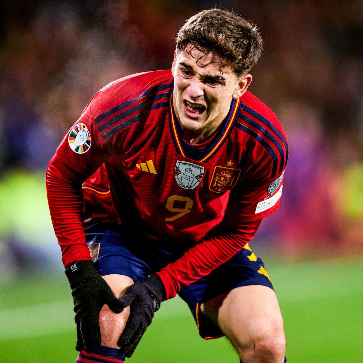 غافي يغادر الملعب باكيا بسبب الإصابة (فيديو وصور)