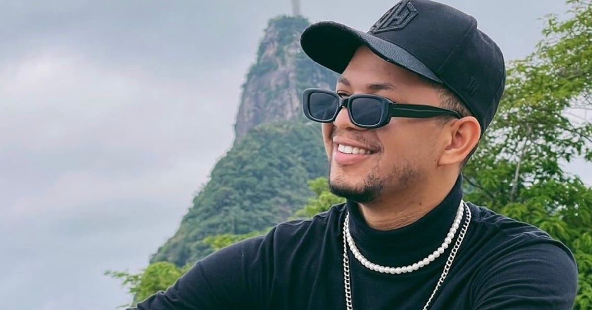 وفاة المغني البرازيلي "بيدرو هنريكي" على المسرح