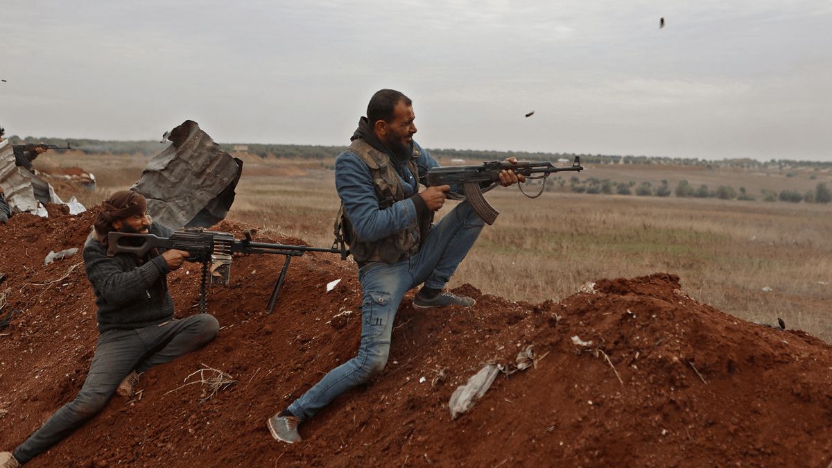 تركيا تعتقل 304 للاشتباه في صلاتهم بتنظيم "داعش"