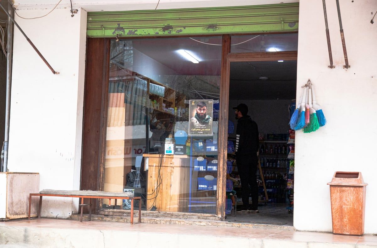 رغم القصف الإسرائيلي.. سكان في جنوب لبنان يواصلون أعمالهم