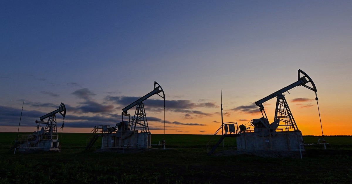 النفط يواصل مكاسبه الأسبوعية مرتفعًا 1% مع استمرار التوتر في البحر الأحمر