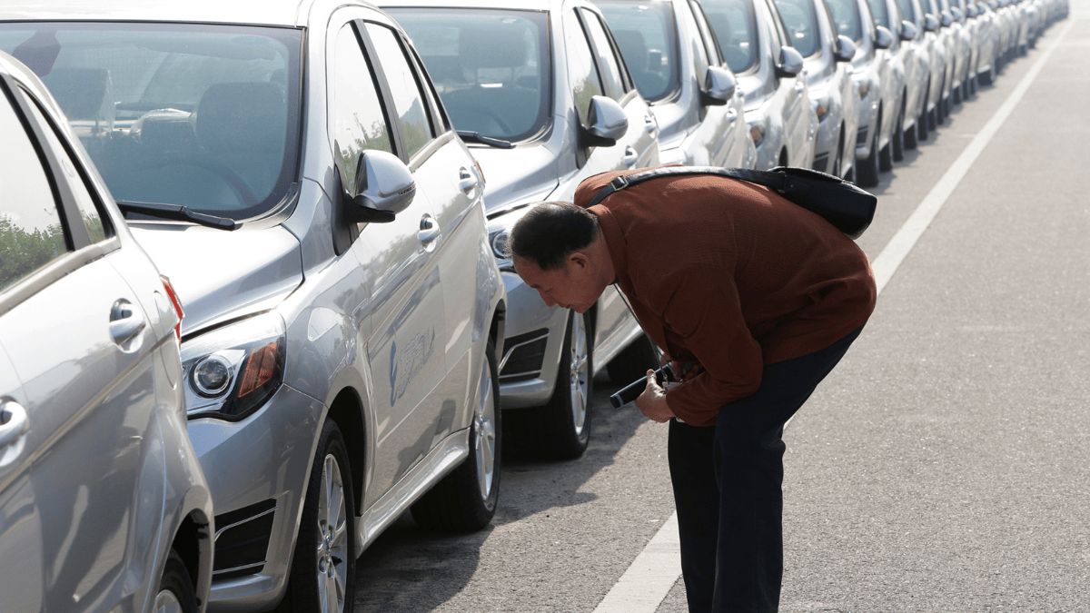 ما أثر تحول الصين نحو السيارات الكهربائية على الأسواق العالمية؟