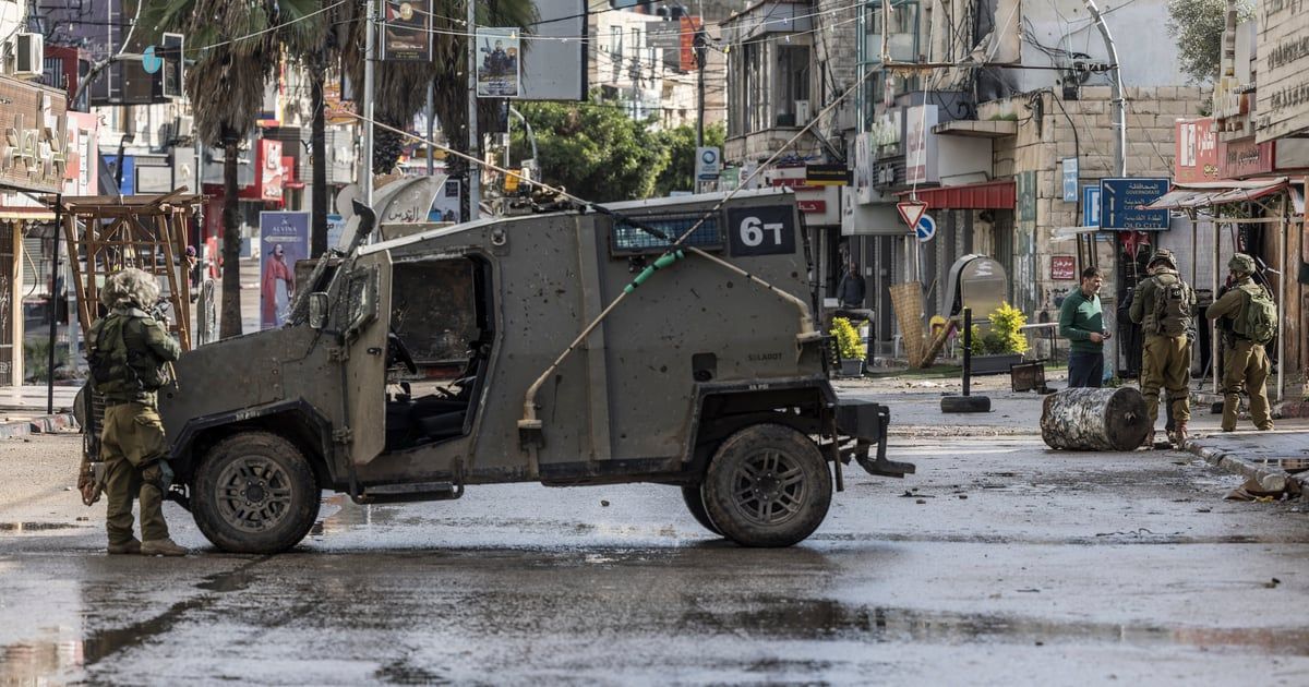 إصابات واعتقالات بالضفة الغربية.. وإسرائيل تمنع المصلين من الوصول إلى الأقصى