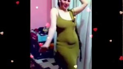 المكنه تعبانة .. بوصله رقص بلدي ربة منزل لبنانية تثير الجدل وتظهر عضو حساس من جسمها بالكامل امام الجميع