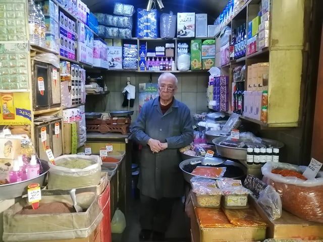 سوق "البزورية" التاريخي في دمشق.. يستعصي على الصائمين (صور)