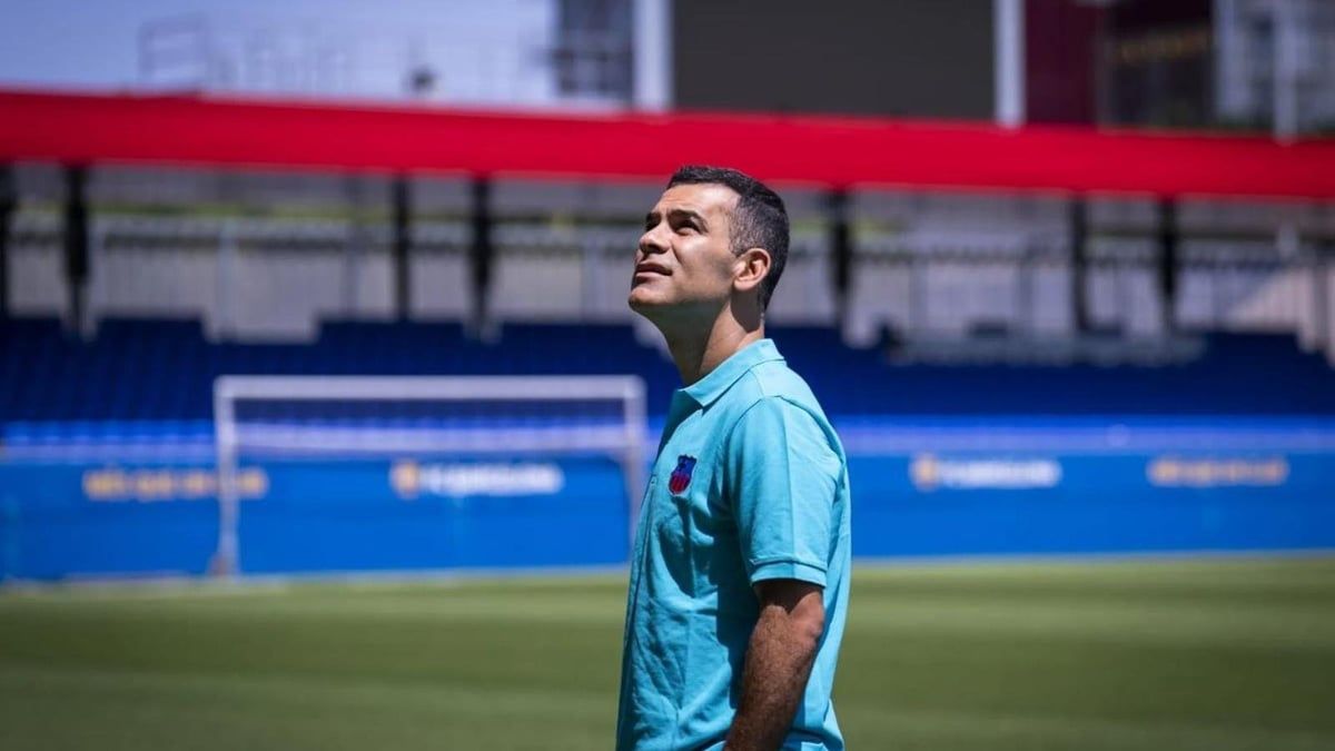 "أنهى حلمه".. غضب عارم تجاه مدرب برشلونة بسبب المراهنات (صورة)