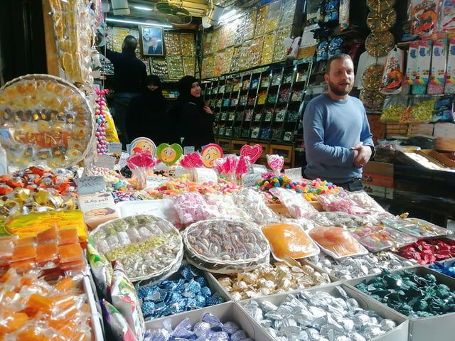 سوق "البزورية" التاريخي في دمشق.. يستعصي على الصائمين (صور)