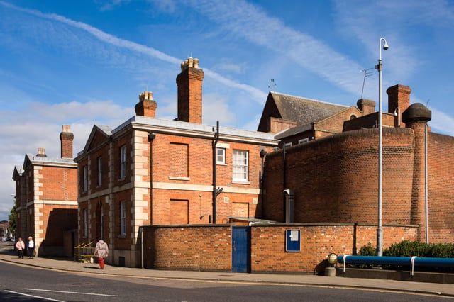 بريطانيا.. تحقيق سري لـ"التايمز" يكشف تفاصيل صادمة في سجن "بدفورد"