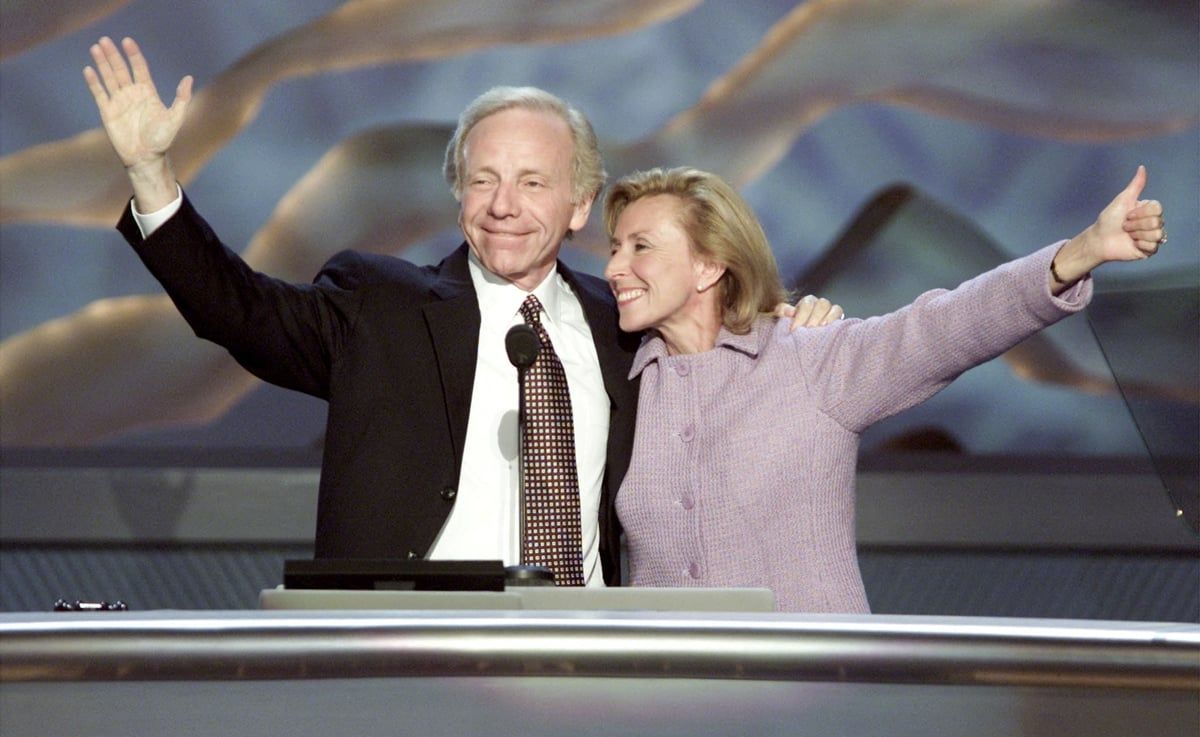 جرّاء تعثره.. وفاة السناتور الأمريكي السابق جو ليبرمان