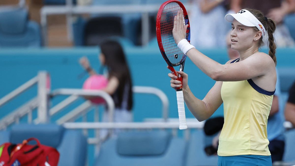 ريباكينا تتجاوز أزارينكا وتصعد لنهائي ميامي للتنس