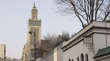 السلطات تفتح تحقيقًا.. العثور على رأس خنزير قرب مسجد في فرنسا