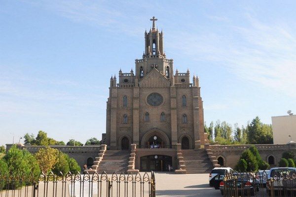 طشقند.. حارسة طريق الحرير ومهد "اللعبة الكبرى" (صور)