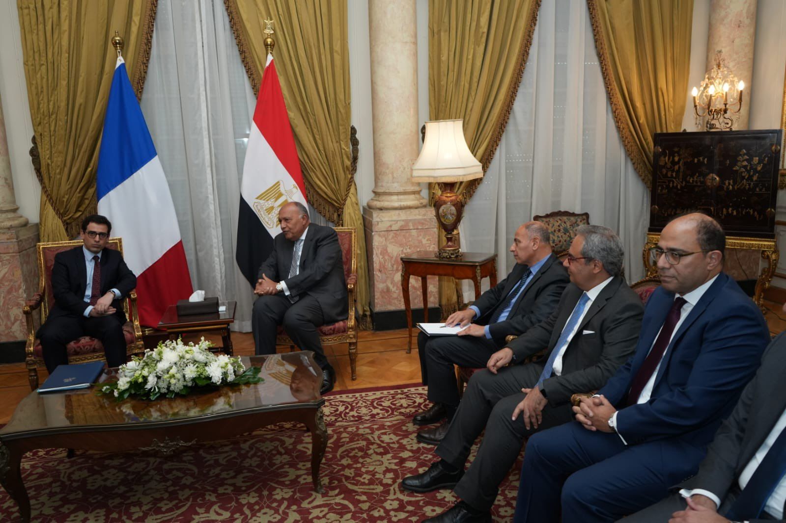 وزير الخارجية ونظيره الفرنسي يؤكدان حتمية وقف إطلاق النار في غزة