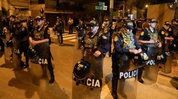 انتقادات لـ رئيس بيرو بعد مداهمة منزله بمسبار الساعات الفاخرة