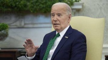 لا أجلس بجوار الباب .. بايدن يسخر من حوادث طائرات بوينج