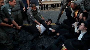 جارديان: أزمة الحريديم تهدد نتنياهو.. وحزب شاس: تنمر على طلاب التوراة