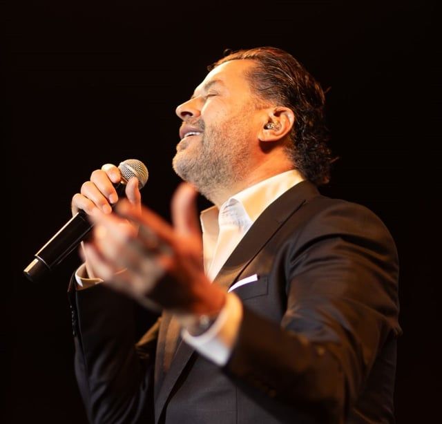 راغب علامة يجمع نجوم الفن بحفل سحور رمضاني في القاهرة (صور)