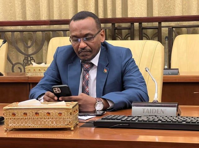 سياسي سوداني لـ"الخليج 365": البرهان هو العقبة في التفاوض لإنهاء الحرب