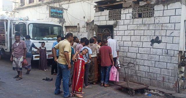 "اللحوح".. قوت ومصدر رزق لليمنيين في رمضان