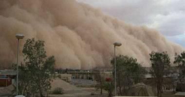 درجات حرارة مرتفعة وسحب من الغبار تغطي اليونان