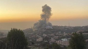 بعد ضرب السفارة الإيرانية بدمشق.. إسرائيل تقصف أهدافا لحزب الله في لبنان