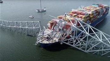 إزالة ركام الجسر المنهار واستعادة مدخل ميناء بالتيمور مهمة شاقة للغاية