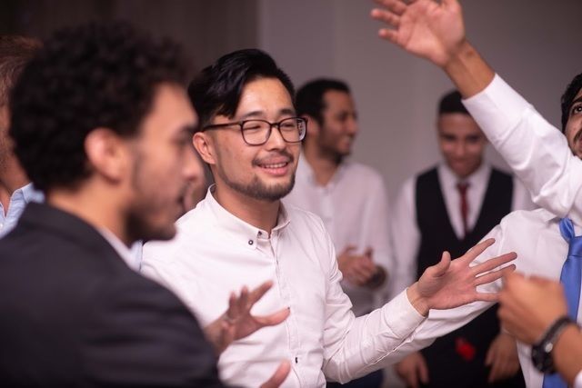 من هو الفنان الصيني الذي خطف الأنظار في مسلسل "فراولة"؟ (صور)