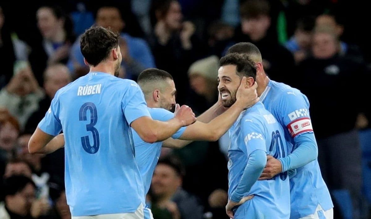 مفاجأة مدوية.. "بند خاص" في عقد نجم مانشستر سيتي يقربه من برشلونة