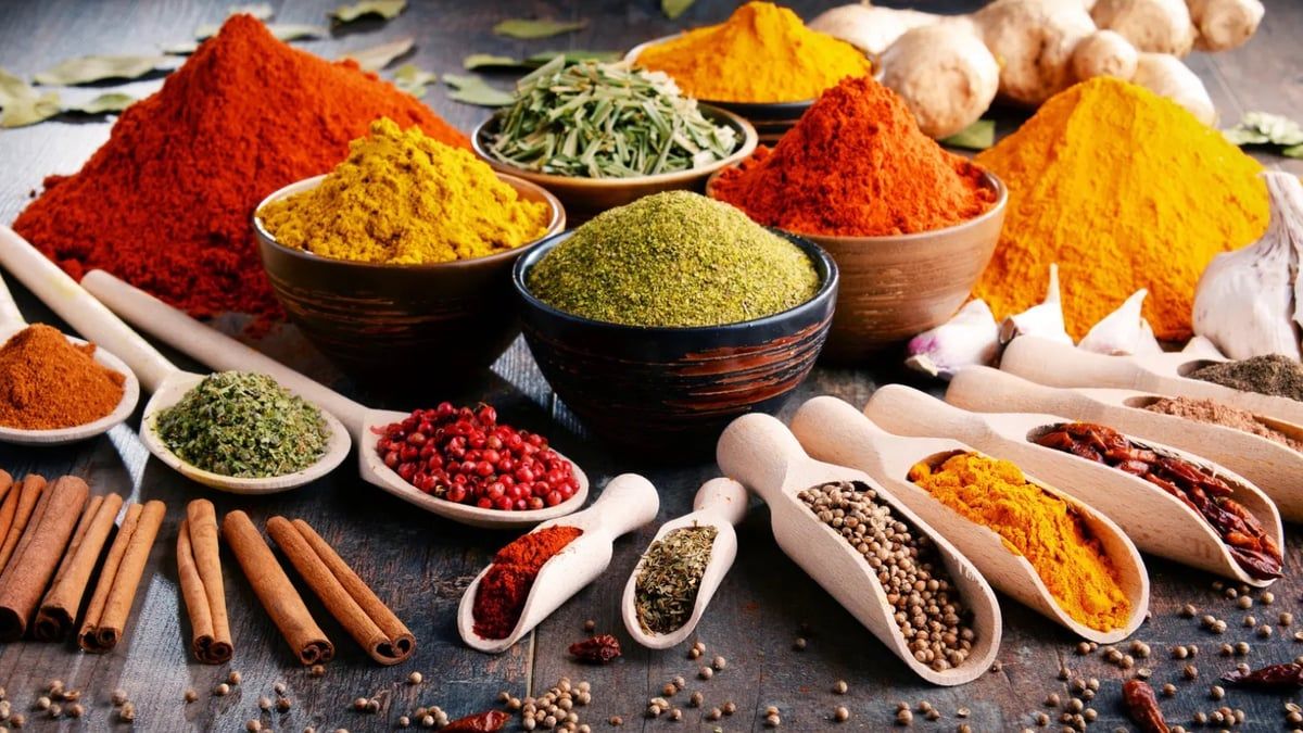 5 بهارات تثبت فاعليتها في تعزيز صحة القلب