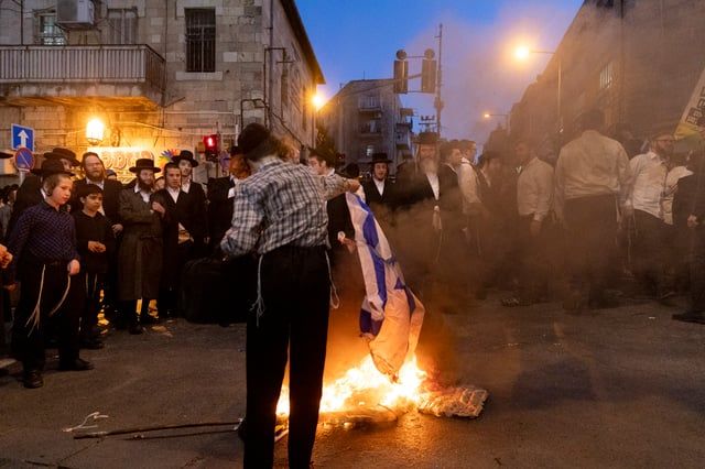 آلاف الإسرائيليين يتظاهرون في القدس ضد نتنياهو للمطالبة بانتخابات جديدة‎
