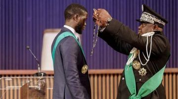 السنغال.. الرئيس فاي يؤدي اليمين الدستورية صحبة زوجتيه