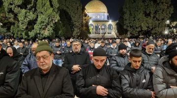 45 ألفا يؤدون صلاتي العشاء والتراويح في المسجد الأقصى