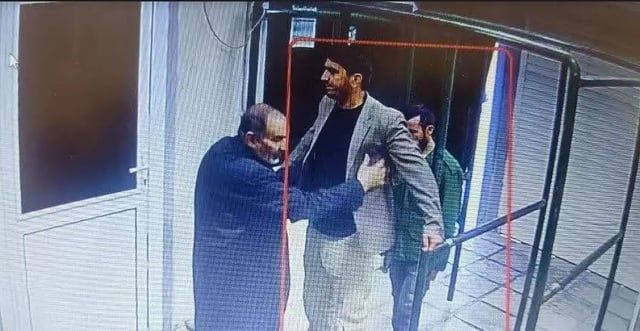 إيران تعتقل عنصرين من "داعش" خطَّطا لتفجير مرقد ديني (صور)