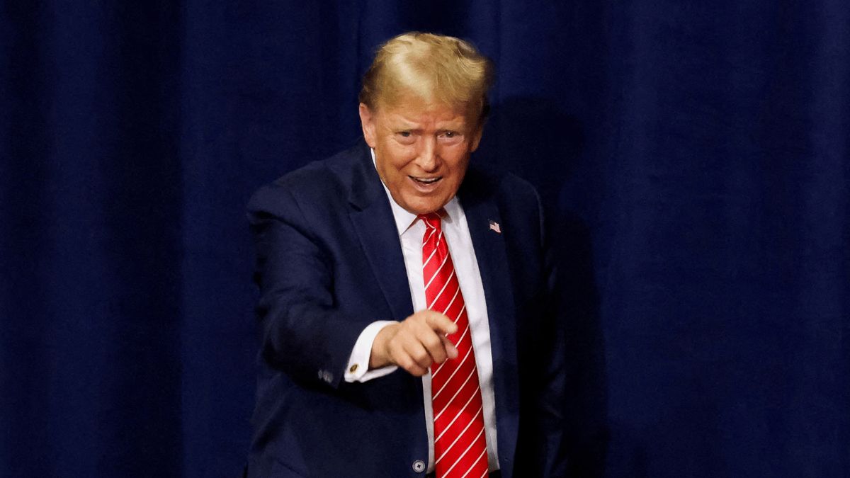 "أنا أعلّق حملتي".. كذبة أبريل من ترامب لمؤيديه