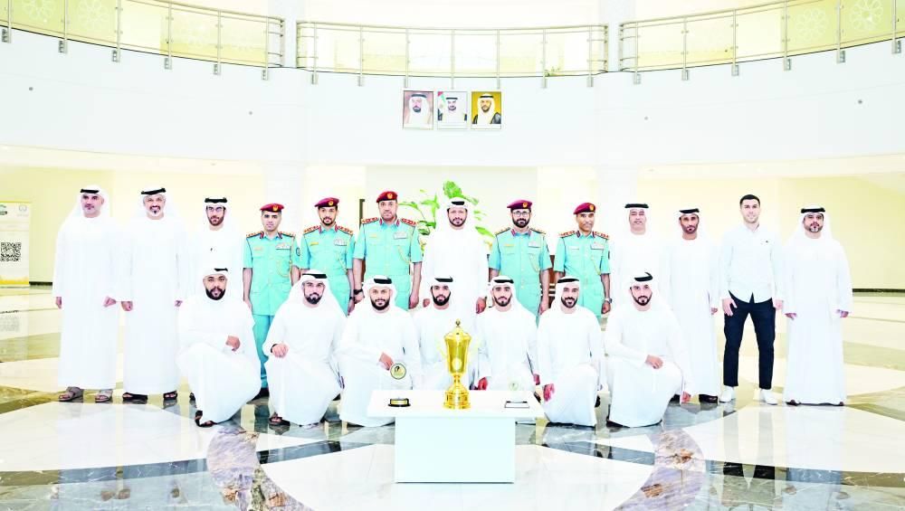 الشامسي يستقبل بطل كرة صالات الشارقة