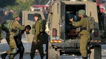 الاحتلال الإسرائيلي يعتقل 30 فلسطينيا من الضفة بينهم أسرى سابقين