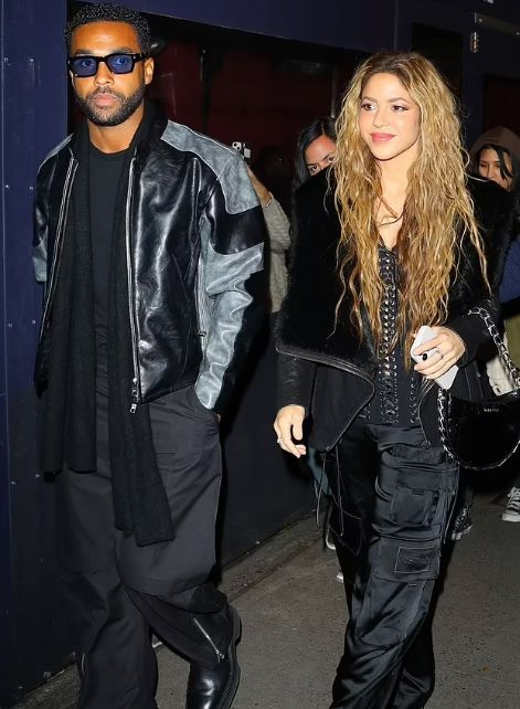 بعد أن شاركها فيديو كليب.. شاكيرا تواعد ممثلاً بريطانًيا