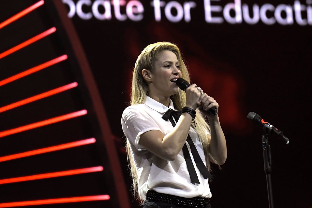 بعد أن شاركها فيديو كليب.. شاكيرا تواعد ممثلاً بريطانًيا