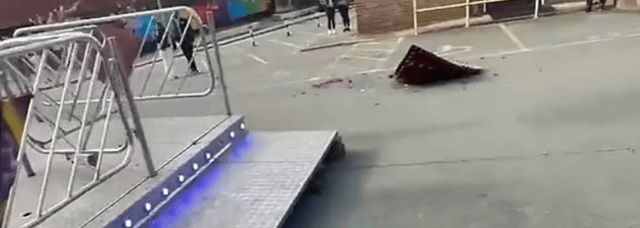 تحطم لعبة في مدينة ملاه يثير رعبا في إنجلترا (صور)