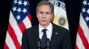 تعطل طائرة وزير الخارجية الأمريكي في باريس .. تفاصيل