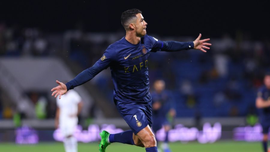 رونالدو يحصل على 10 من 10 في شوط أبها المذهل