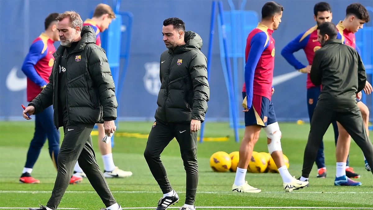 لاعبو برشلونة لا يصدقون تشافي